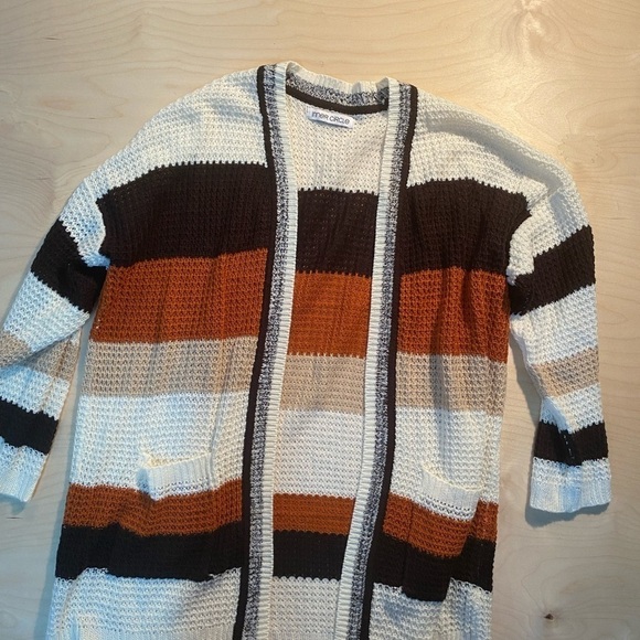 Inner Circle Cardigan size Medium (GP) - Picture 13 of 13